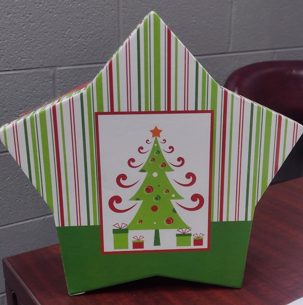 Brand New Vintage 6 Christmas Ornaments Star Box